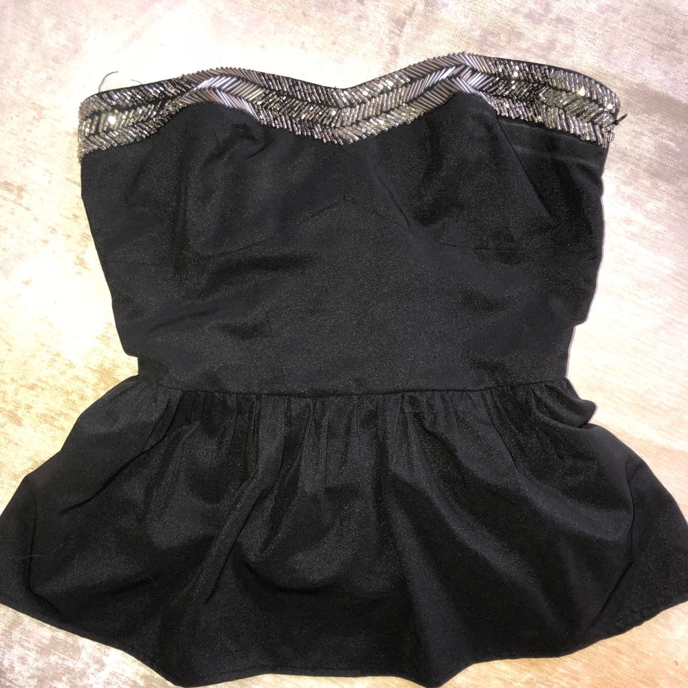 GEM DETAIL FITTED BLACK PEPLUM TOP
